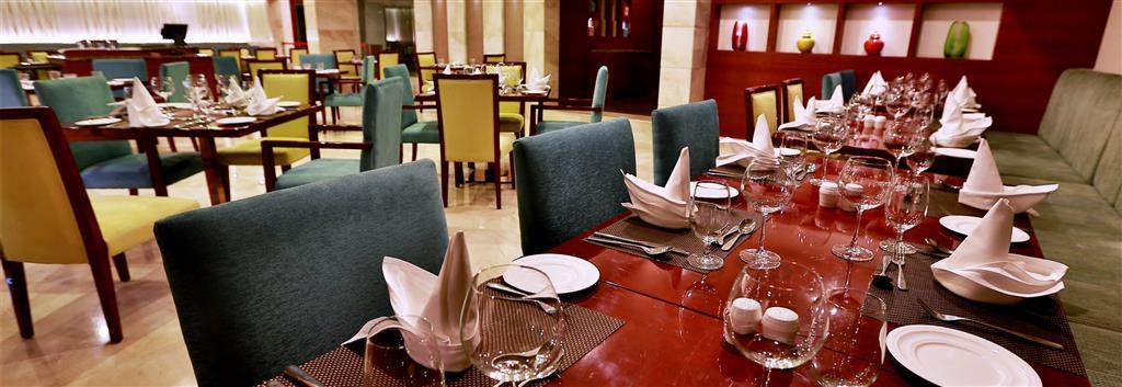 Hotel Ramada By Wyndham Ghaziabad Vasundhara Ristorante foto