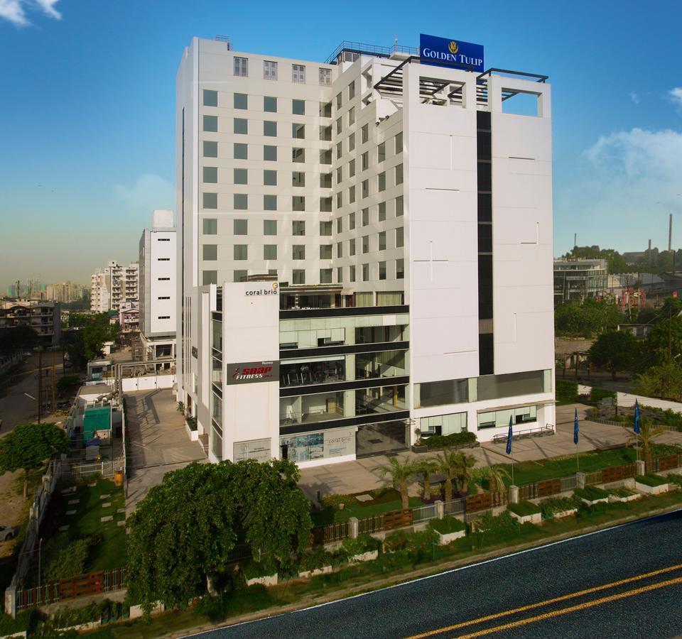 Hotel Ramada By Wyndham Ghaziabad Vasundhara Esterno foto