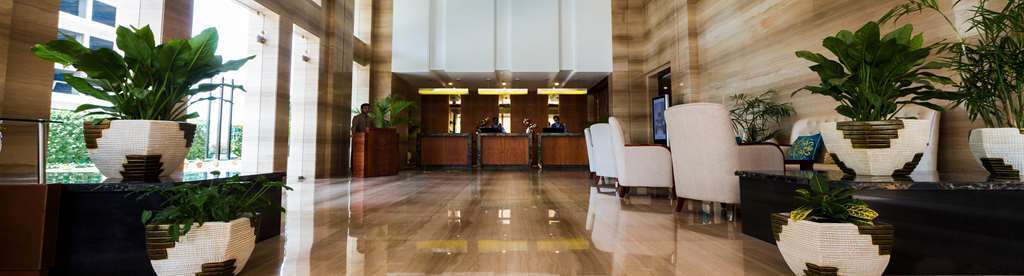 Hotel Ramada By Wyndham Ghaziabad Vasundhara Interno foto