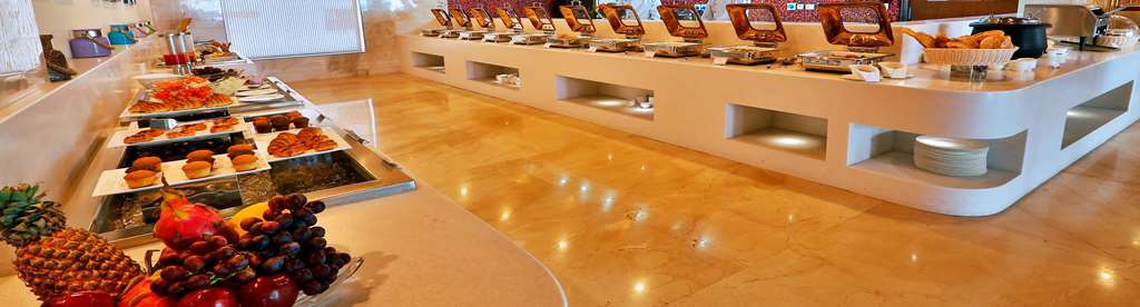 Hotel Ramada By Wyndham Ghaziabad Vasundhara Ristorante foto