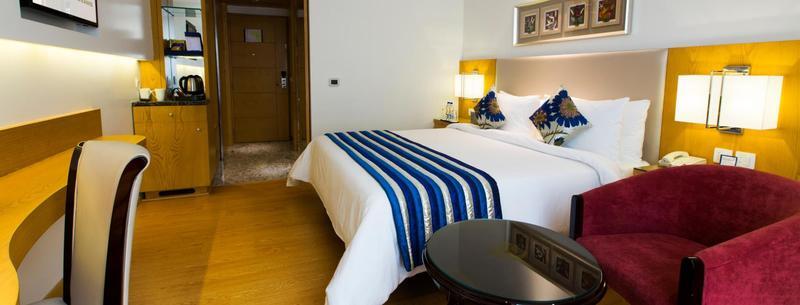 Hotel Ramada By Wyndham Ghaziabad Vasundhara Esterno foto